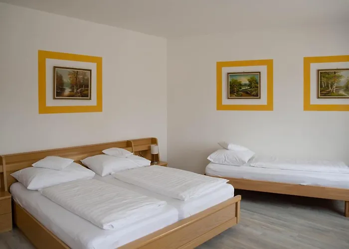 ゲストハウス Christine 3*