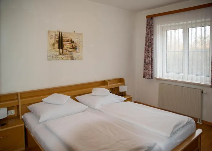 Christine ゲストハウス 3*